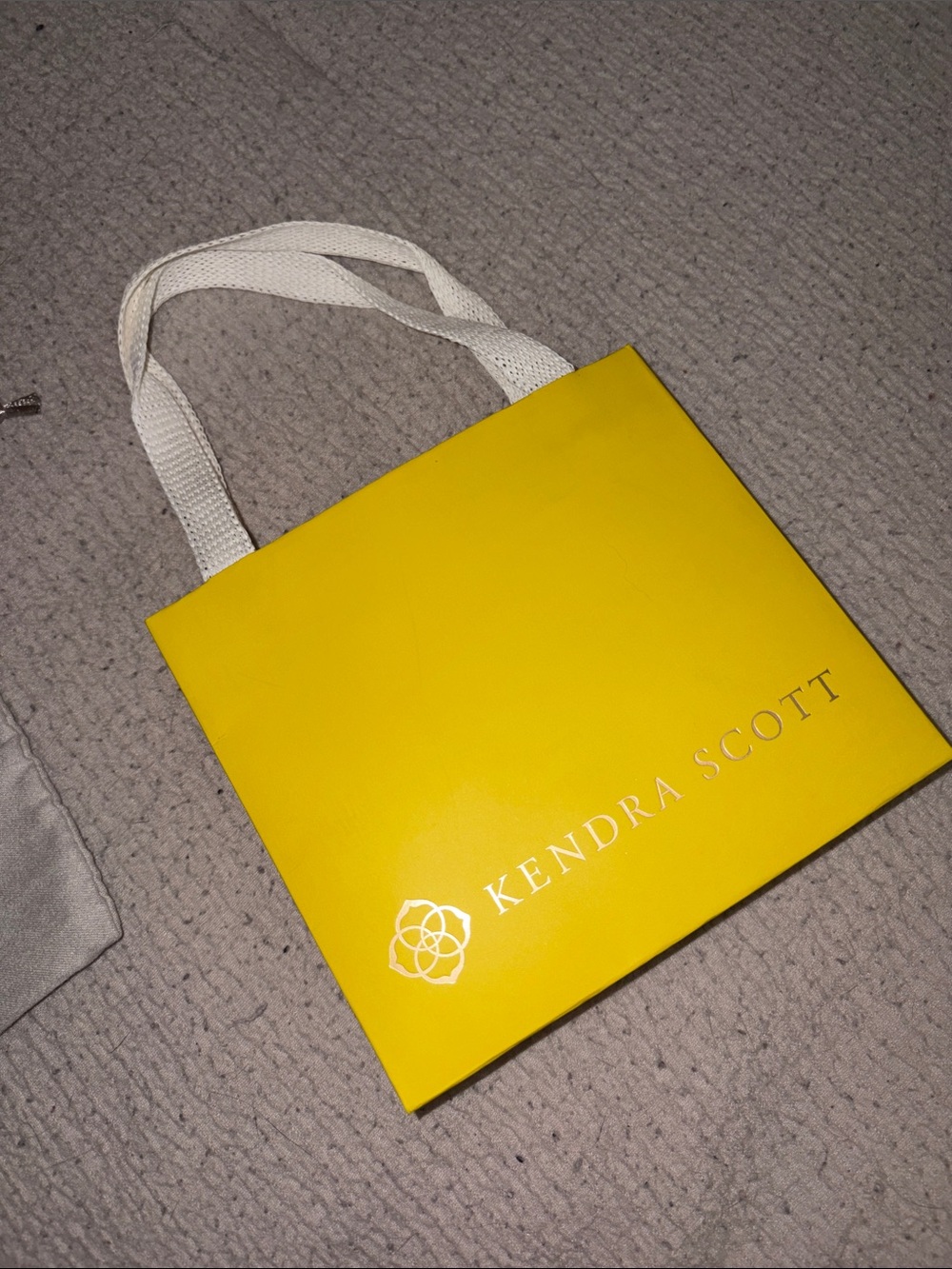 Kendra Scott Jewelry Dust Bag and Shopping Bag - Picture 2 of 6